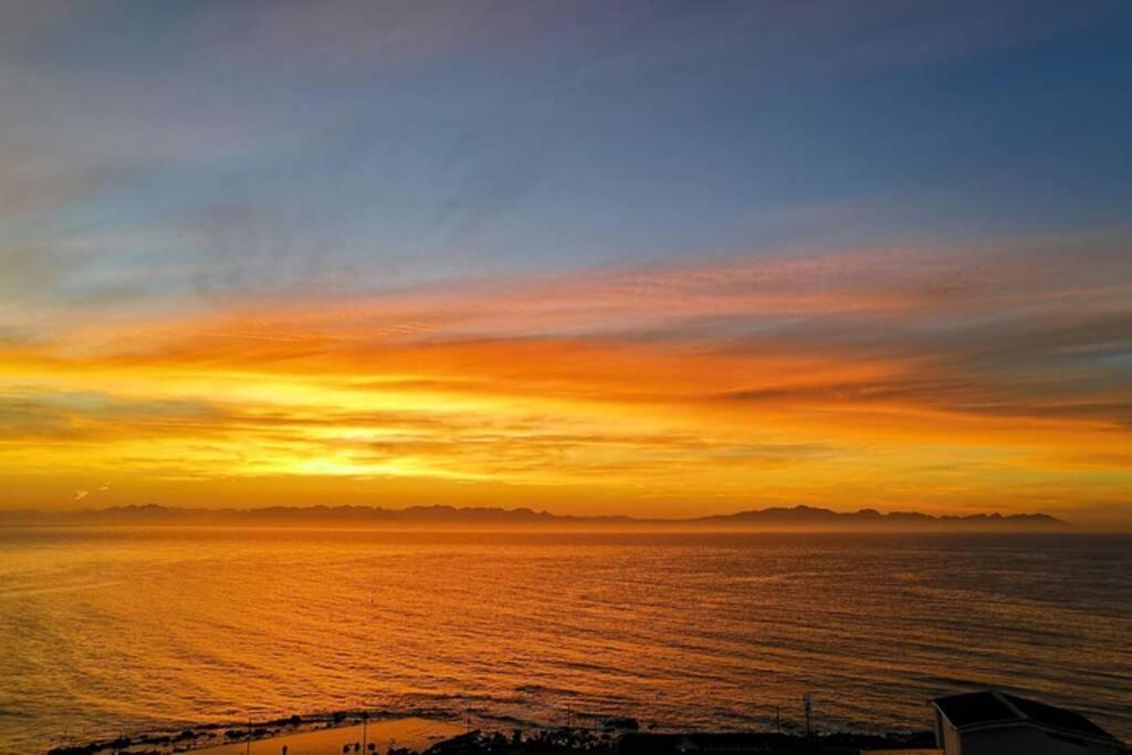 Relax,revive,reset & Enjoy The Sounds Of The Sea! *