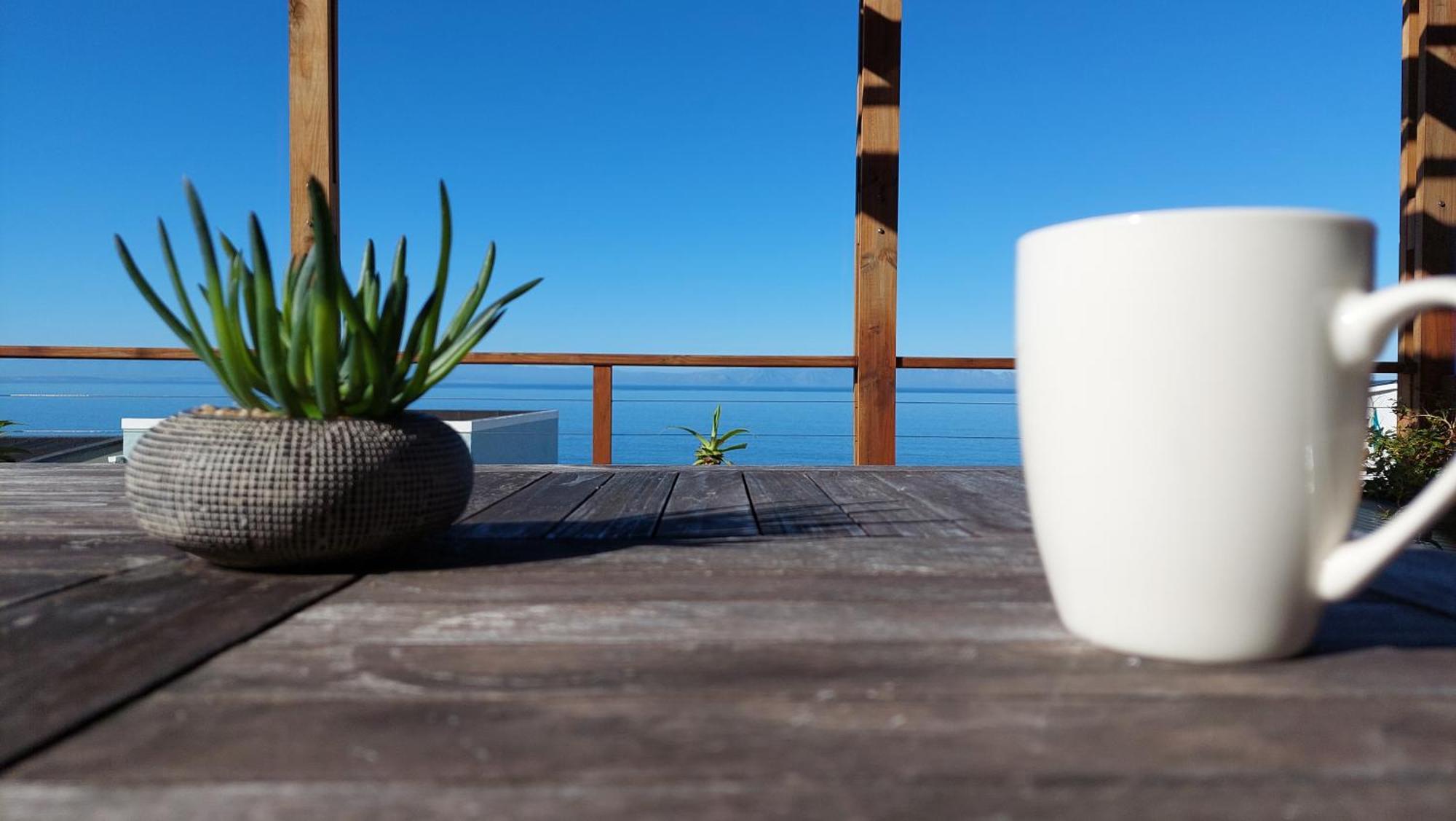 Apartment Relax,revive,reset & Enjoy The Sounds Of The Sea!